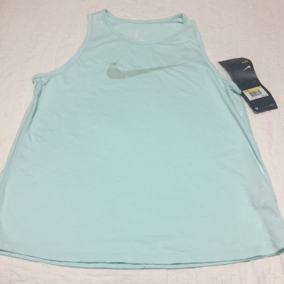 Nike Tops - NWT Nike Workout Tee Size S.